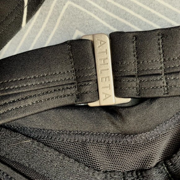 Athleta Blousy Chevron Tankini Top Size 32 B/C Black White Strappy Built In Bra - Picture 10 of 10